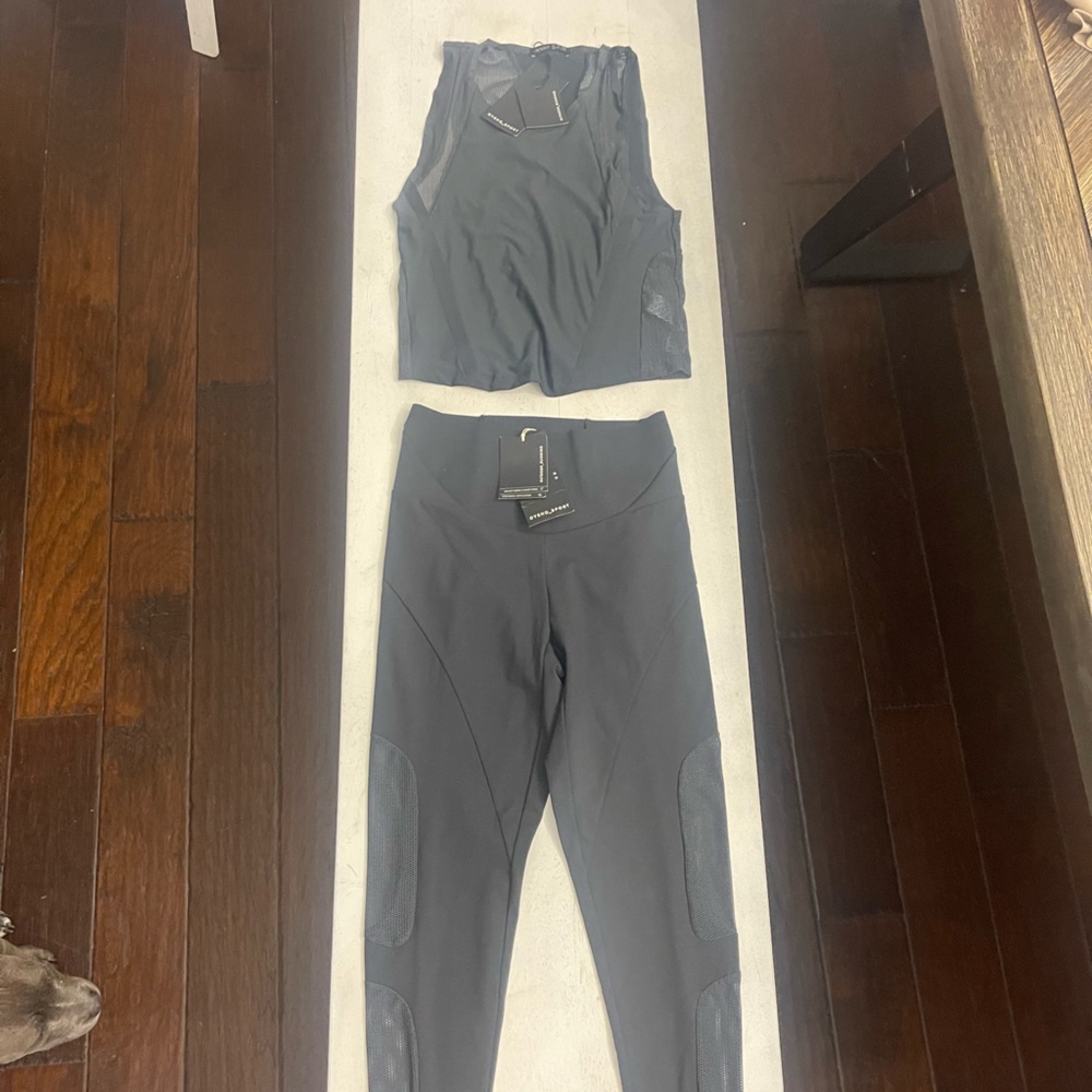 Oysho outdoor running set - Size Small - Brand new!